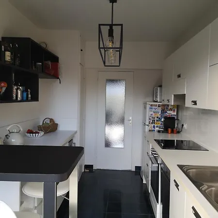 Large 2-room, Sea View, Well Exposed *