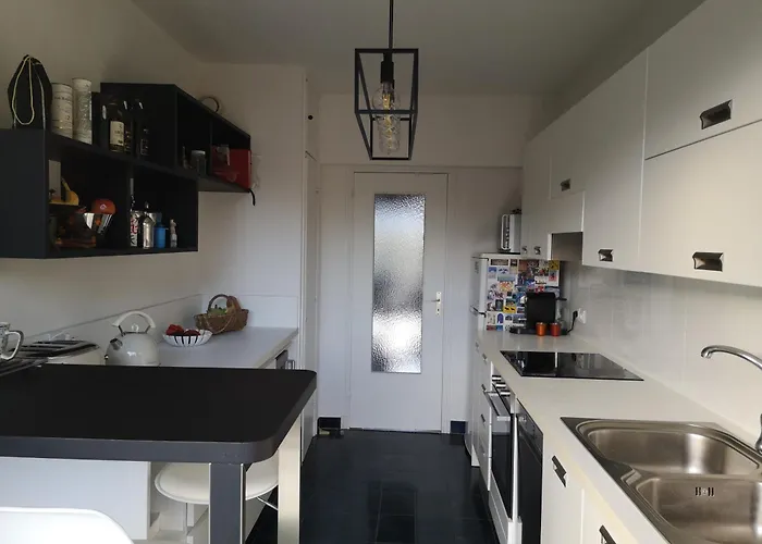 Large 2-room, Sea View, Well Exposed *